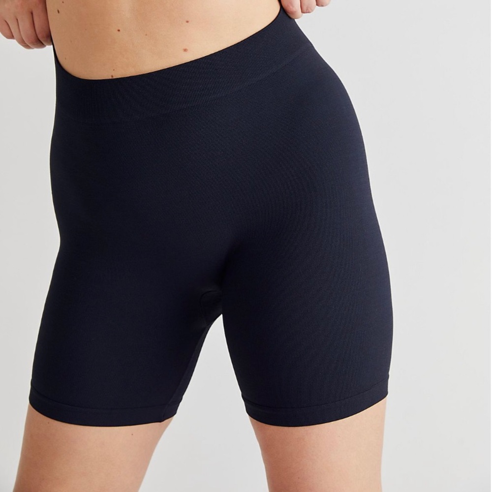 NWOT Free People Intimately black seamless rib biker short